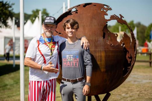 Foto: Mateo Coles (rechts) und der weltweit bekannte "Ringmaster" Pedro Cebuka - Foto:GF