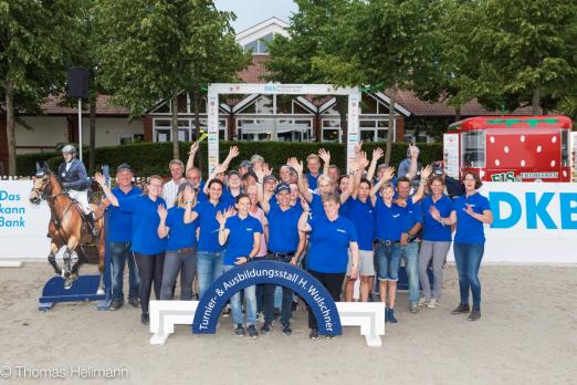 Foto: Team Wulschner steht in den Startlöchern. Heute geht es los: DKB Pferdewoche Rostock auf Gut Groß Viegeln - Fotograf: Thomas Hellmann