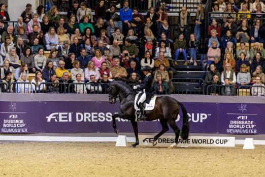 Foto: Emmelie Scholtens (NED) und Indian Rock erhielten 81.565% - Fotograf: sportfotos-lafrentz.de