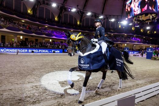 Foto: Siegerin mit Go und Geist - Skovens Tzarina unter Isabell Werth (GER) - Fotograf: Sportfotos-Lafrentz