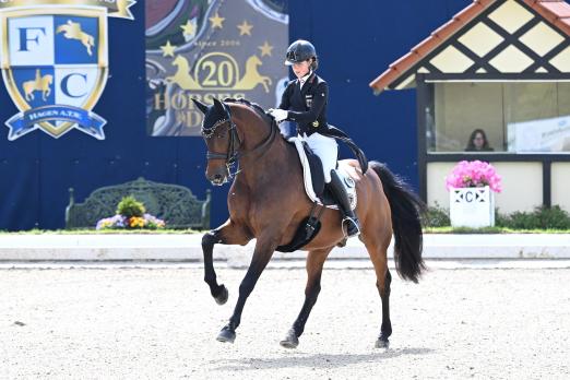 Foto: Marie Sohler und Askehavens Beau Sancy: Mit Rang zwei das beste deutsche Paar in der CDIOY Einzelwertung der Jungen Reiter - A2 Agriculture SL presents - Wertungsprüfung zum Sonderehrenpreis in Memoriam Dr. Wilfried oder Fam. Bechtolsheimer - Fotograf: © Mirka Nilkens Pferdefotografie Foto: Marie Sohler und Askehavens Beau Sancy: Mit Rang zwei das beste deutsche Paar in der CDIOY Einzelwertung der Jungen Reiter - A2 Agriculture SL presents - Wertungsprüfung zum Sonderehrenpreis in Memoriam Dr. Wilfried oder Fam. Bechtolsheimer - Fotograf: © Mirka Nilkens Pferdefotografie