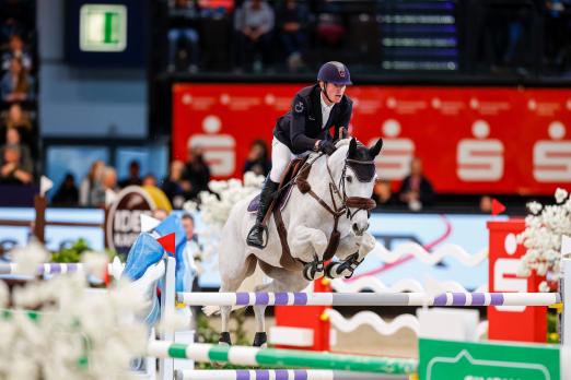 Foto: Sieger im Großen Sparkassen-Preis von Leipzig 2022: Jos Verlooy auf FTS Kilossery Konfusion - Fotograf: Sportfotos-Lafrentz.de