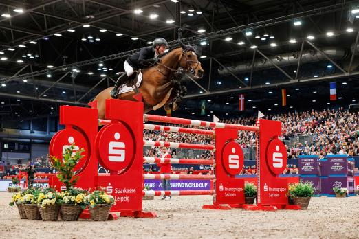 Foto: Willem Greve (NED) holte sich mit Highway TN N.O.P. den Sieg im Longines FEI Jumping World Cup™ presented by Sparkasse - Fotograf: Sportfotos-Lafrentz.de