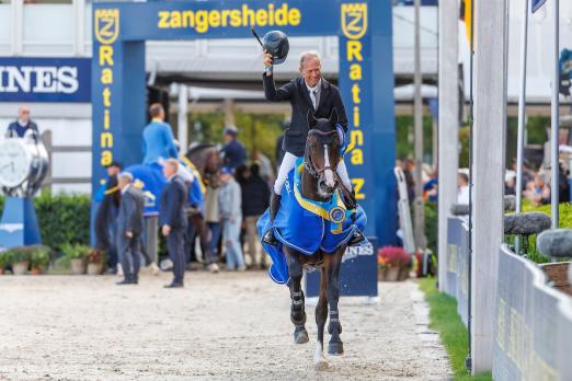 Foto: International erfolgreiche Springpferde, wie zum Beispiel Rolf-Göran Bengtssons Caillan v. Casall sind mit Clemens v. Charaktervoll, der Katalognummer 9, verwandt - Fotograf: Sportfoto Lafrentz