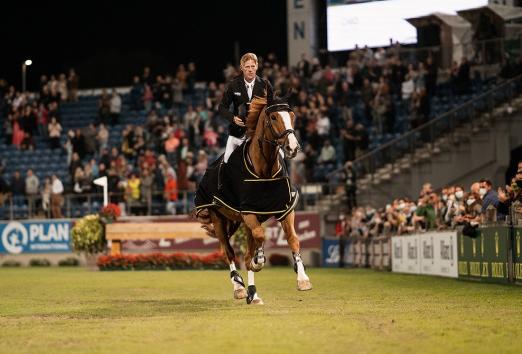 Foto: Eine letzte Runde in Aachen - Marcus Ehning und Pret A Tout - Fotograf: CHIO Aachen/ Jil Haak