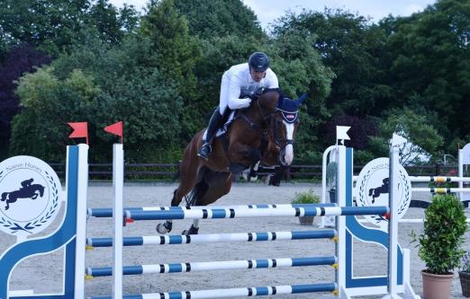 Foto: Tritt auch beim eigenen Turnier in Ehlersdorf an - Jörg Naeve, hier bei den Breitenburger Reitertagen - Fotograf: Pegamo/ Brüske
