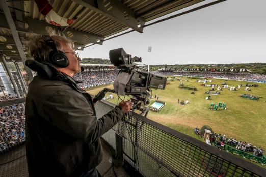 Foto: Das Foto zeigt einen der zahlreichen TV-Mitarbeiter beim CHIO Aachen - Fotograf: CHIO Aachen/Andreas Steindl Foto: Das Foto zeigt einen der zahlreichen TV-Mitarbeiter beim CHIO Aachen - Fotograf: CHIO Aachen/Andreas Steindl