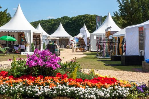 Foto: Die Verdener Country Days inmitten des Turniergeländes bieten Shopping- und Gaumenfreuden für alle Besucher - Fotograf: Rüche