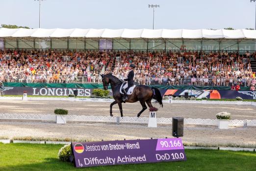 Foto: Viertes EM-Gold an Jessica von Bredow-Werndl - Fotograf: Stefan Lafrentz