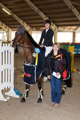 Foto: Henrike-Sophie Boy aus Coppenbrügge gewinnt vor den weltbesten Reitern - Fotograf: Thomas Hellmann