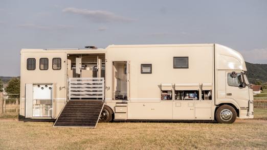 Foto: Dickenherr Next Generation – Volvo 330 - Fotograf: Dickenherr Trucks & Trailers