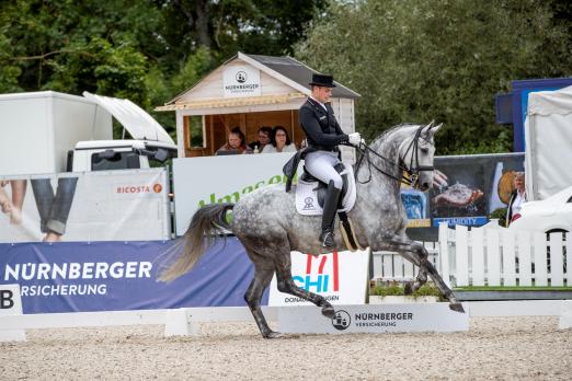 Foto: Frederic Wandres (GER) und Hot Hit sicherten sich den Sieg in der Qualifikation zur Finalqualifikation zum NÜRNBERGER BURG-POKAL der Dressurreiter 2019 - Fotograf: © www.sportfotos-lafrentz.de/Stefan Lafrentz 