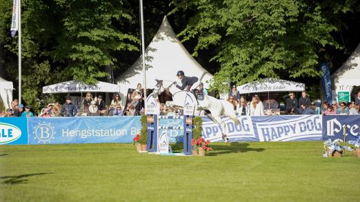 Foto: Happy Horse Munich Young Talents erstmals im Winter in München Foto von der einer Springprüfung auf Pferd International München 2022 - Fotograf: Buerstaette Fotografie 