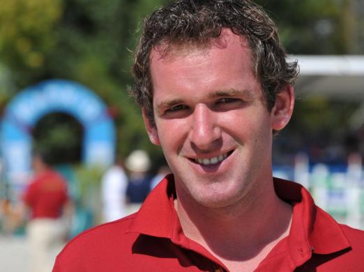 Foto: Philipp Weishaupt hat das erste Wertungsspringen in Balve gewonnen. - Fotograf: Jochen Lübke - dpa