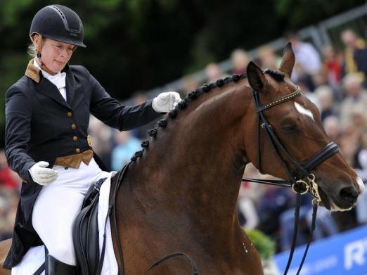 Foto: Dressurreiterin Isabell Werth hat kaum noch Chancen auf eine Teilnahme an den Olympischen Spiele - Fotograf: Marius Becker - dpa