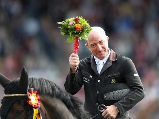 Foto: Altmeister Michael Whitaker ist trotz CHIO-Sieg nicht bei Olympia dabei. - Fotograf: Jochen Lübke - dpa