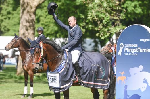 Foto: Wiesbadener Seriensieger, dreimaliger Olympiasieger und auch 2024 ist er wieder im Schlosspark dabei: Michael Jung - Fotograf: www.tomspic.de