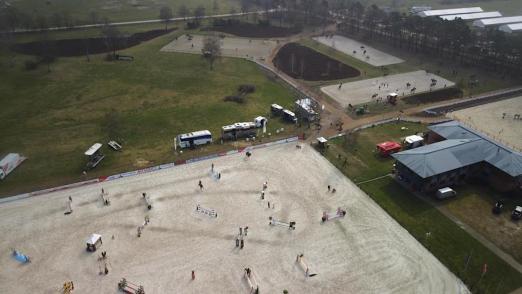 Foto: Zwei Turnierplätze und mehrere Abreiteplätze ermöglichen auf dem Eventgelände in Westergellersen die Luhmühlen Spring Tour vom 14. - 18. April - Fotograf: Theurer Horse Trucks