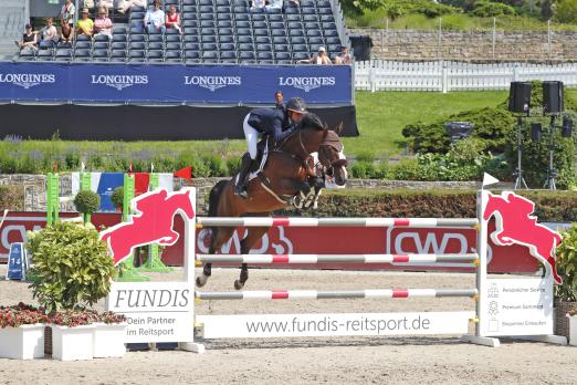 Foto: Tiamo Z siegte unter Katrin Eckermann bei den Achtjährigen.- Fotograf: LGCT/Grasso