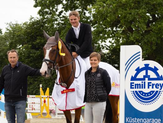 Foto: Jesse Luther mit Millicent, Sieger Youngster-Tour acht bis neun Jahre alte Pferde - Fotograf: J. Luther Foto: Jesse Luther mit Millicent, Sieger Youngster-Tour acht bis neun Jahre alte Pferde - Fotograf: J. Luther