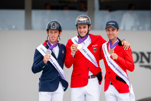 Foto: Richard Vogel ist Europameister im Springreiten 2025 - Fotograf: FEI/Lukasz Kowalski