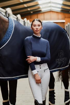 Foto: Aus der Kollektion ESKADRON PLATINUM PURE 2023 - Fotograf: Firma PIKEUR