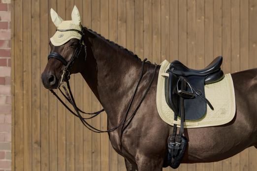 Foto: Aus der Kollektion ESKADRON PLATINUM PURE 2023 - Fotograf: Firma PIKEUR