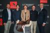 Foto: Peter van der Waaij (Equipenchef der Schweizer Springreiter), Linus Hanselmann (Nachwuchs-Springreiter), Nayla Stössel (OK-Präsidentin Longines CSIO St.Gallen), Edouard Schmitz (Schweizer Elite-Springreiter) und Kai Huttrop-Hage (Turnierleiter Longines CSIO St. Gallen) - Fotograf: : Katja Stuppia/CSIO