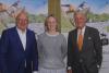 Foto: Veranstalter Volker Wulff, Nathalie de Bresser (Marketing der DKB) und Albert Darboven freuen sich aufs Derby - Fotograf: Toffi-Images.de