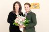 Foto: Staatsministerin Michaela Kaniber (links) mit Cornelia Back (rechts) - Fotograf: Seyfarth/StMELF