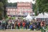 Foto: Schlosskulisse, Volksfest, Pferdesport – das LONGINES Pfingstturnier geht los - Fotograf: www.tomspic.de