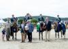 Foto: Das Sieger-Team aus Irland in der Siegerehrung im CSIOP Nationenpreis der Ponyreiter mit v.l. Pedro Cebulka, Chef D´Equipe Gary Marshall, Veranstalter Ullrich Kasselmann und Richter Joachim Geilfus - Fotograf: Fotodesign gr. Feldhaus