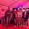 Foto: Famielie Schumacher ersteigert Glücksmauer 