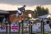 Foto: Der belgische Springreiter Laurens Houben vor der im vergangenen Jahr neu errichteten VIP-Lounge des Turniers im Reitsportzentrum von Holger Hetzel - Fotograf: Lara Müller