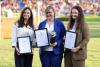 Das Foto zeigt die Siegerin des Fotografenpreises "Silberne Kamera" Rebecca Thamm mit den Platzierten Danielle Smits und Jasmin Metzner - Fotograf: CHIO Aachen/Andreas Steindl