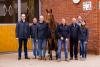 Foto: Das Verdener Auktionsteam präsentierte bei der Frühjahrs Edition einen bunten Reigen hochinteressanter Talente (v.l.n.r.): Bernd Hickert, Andreas Hohmuth, Wilken Treu, Steffen Werner, Thomas Schönig, Frederik De Backer und Lisa von Aspern - Fotograf: Hannoveraner Verband