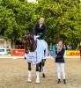 Foto: Mannschafts-Olympiasieger Sönke Rothenberger weiß, wie man im Schlosspark siegt: 2019 mit dem fünfjährigen Fendi, 2022 bringt er den fünfjährigen Foxi Brown mit - Fotograf: Wolfgang Schwab