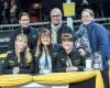 Foto: Das Reiterjournal-Team Schleyerhalle 2023 (Maria Jürgens, Roland Kern, Sabine Wentsch (obere Reihe) und Melanie Steinbach, Ann-Kathrin Brodbeck, Mona Bimmel (untere Reihe) - Fotograf: Reiterjournal