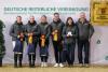 Foto: Das siegreiche Team aus Baden-Württemberg (v.l.n.r.): Pauline Jopp, Theresa Rauscher, Nadja Knieps, Linus Keller sowie Teamleitung Dr. Andrea Pfirrmann (Berufsschullehrerin Baden-Württemberg) und Markus Lämmle (Mannschaftsführer) - Fotograf: (c) Thomas Hartwig