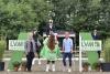 Foto: In Freienwill qualifizierte sich Katie Marie Möller mit Lanier für das Finale des LVM Cups. Ken-Christian Horst vom LVM-Organisationsteam und Richterin Elke Korries gratulierten - Fotograf: Malina Blunck