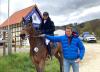 Foto: Jörg Naeve, Turniermacher in Ehlersdorf, ist stolz auf Sohn Robin, der das Goldenen Reitabzeichen verliehen bekommt. Jüngster Erfolg war ein Sieg im S**-Springen am Samstag in Hagen a.T.W. mit Casalia R im U25-Springpokal - Fotograf: Brüske
