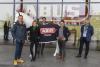 Foto: Entwickeln gemeinsam Reithelme für den neuen ABUS Geschäftsbereich „Equestrian“: Die Geschwister Benjamin Werndl und Jessica von Bredow-Werndl, Inhaber des Gut Aubenhausen und der Sicherheitsexperte ABUS, vertreten durch Christian Bremicker, Geschäftsführender Gesellschafter der ABUS Gruppe, Daniel Bremicker, Mitglied der Geschäftsleitung (Mobile Sicherheit) bei ABUS und Christian Rothe, Mitglied der Geschäftsleitung (CMO) bei ABUS (v.l.n.r.). - Fotograf: ABUS