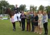 Foto: Sieger im Großen Preis, Gert-Jan Bruggink (NED), bei der Siegerehrung mit der Familie zu Fürstenberg - Fotograf: sportfotos-lafrentz.de