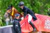 Foto: Trainer Steffen Peters freut sich über den Sieg seiner Schülerin Miki Yang (USA) am internationalen Jugendfestival am vergangenen Wochenende auf dem Schafhof - Fotograf: Lukasz Kowalski