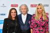 Foto: Traditionell empfängt Co-Gastgeber Prof. Dr. Hermann Bühlbecker die Gäste der CHIO Aachen Media Night auf dem Roten Teppich. Hier begrüßt er im Jahr 2019 Schauspielerin Sonja Kirchberger (links) und Model Rosanna Davison - Fotograf: CHIO Aachen/ Raphael Stötzel