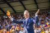 Foto: Ein Stadion in Oranje: 40.000 Zuschauer feierten den scheidenden ALRV-Vorstandsvorsitzenden Frank Kemperman - Fotograf: CHIO Aachen/ Arnd Bronkhorst