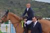 Foto: Siegerehrung in Mijas. neben Schliefen und Preisgeld gibt es in Andalusien auch Ehrenpreis von dekorativem Wert zu gewinnen. Hier freut sich Olivier Robert - Fotograf: Hippodromo Costa del Sol