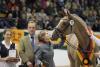 Foto: Von Generation zu Generation - Die Liebe zu den Trakehnern. Der Trakehner Siegerhengst 2012, Donauruf, mit seiner Züchterin Veronika von Schöning, ihrem Sohn und ihrer Enkelin - Fotograf: Stefan Lafrentz