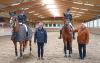 Foto: Alles richtig gemacht: Mathis Goerens (li.) mit Feuerfunke OLD und Rebecca Heck mit Borbon Dream K bei der Siegerehrung in der Halle mit Jürgen Böckmann und Richter Klaus Storbeck - Fotograf: ALL
