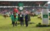 Foto: Rafael Rolli, Geschäftsführer Rolex Deutschland GmbH, gratuliert Kent Farrington gemeinsam mit ALRV-Präsident Carl Meulenbergh (rechts) - Fotograf: CHIO Aachen/ Michael Strauch